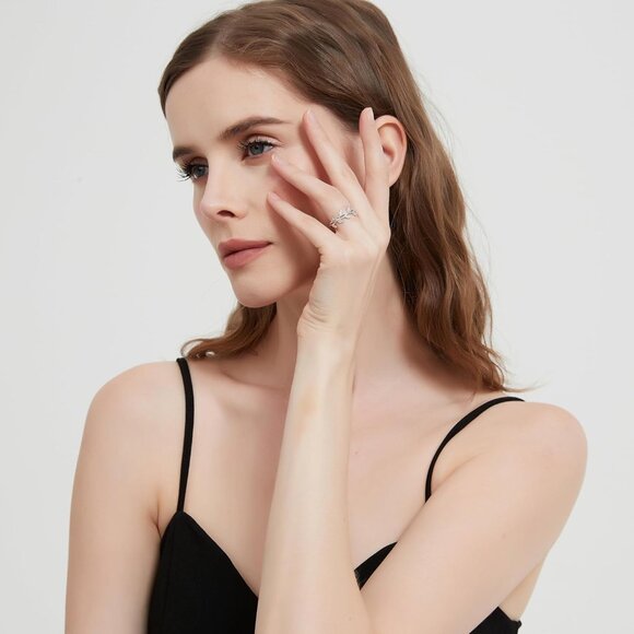 Women's Simulated Round Brilliant Diamond Sterling Silver Twisted Wedding Ring - Picture 5 of 6